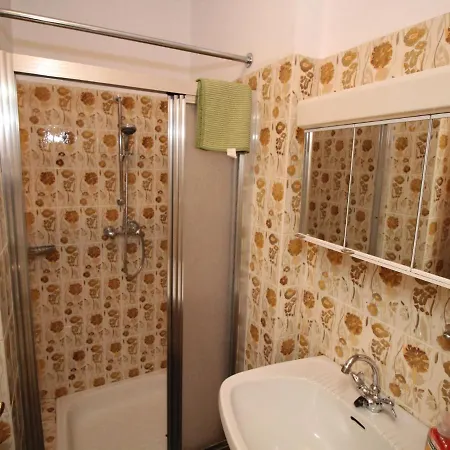 Huhnerstall By Interhome Daire *