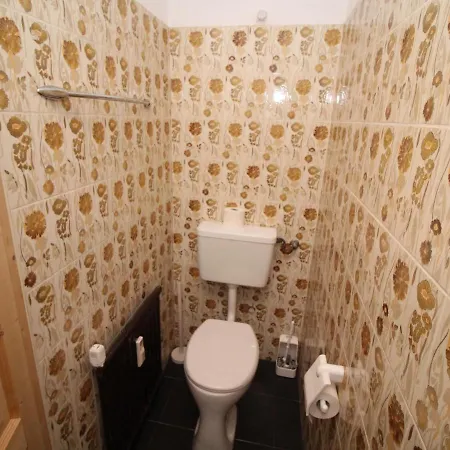Huhnerstall By Interhome Daire *